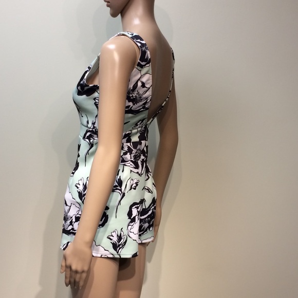 Boohoo Tropical Romper LAST CHANCE - Picture 3 of 5